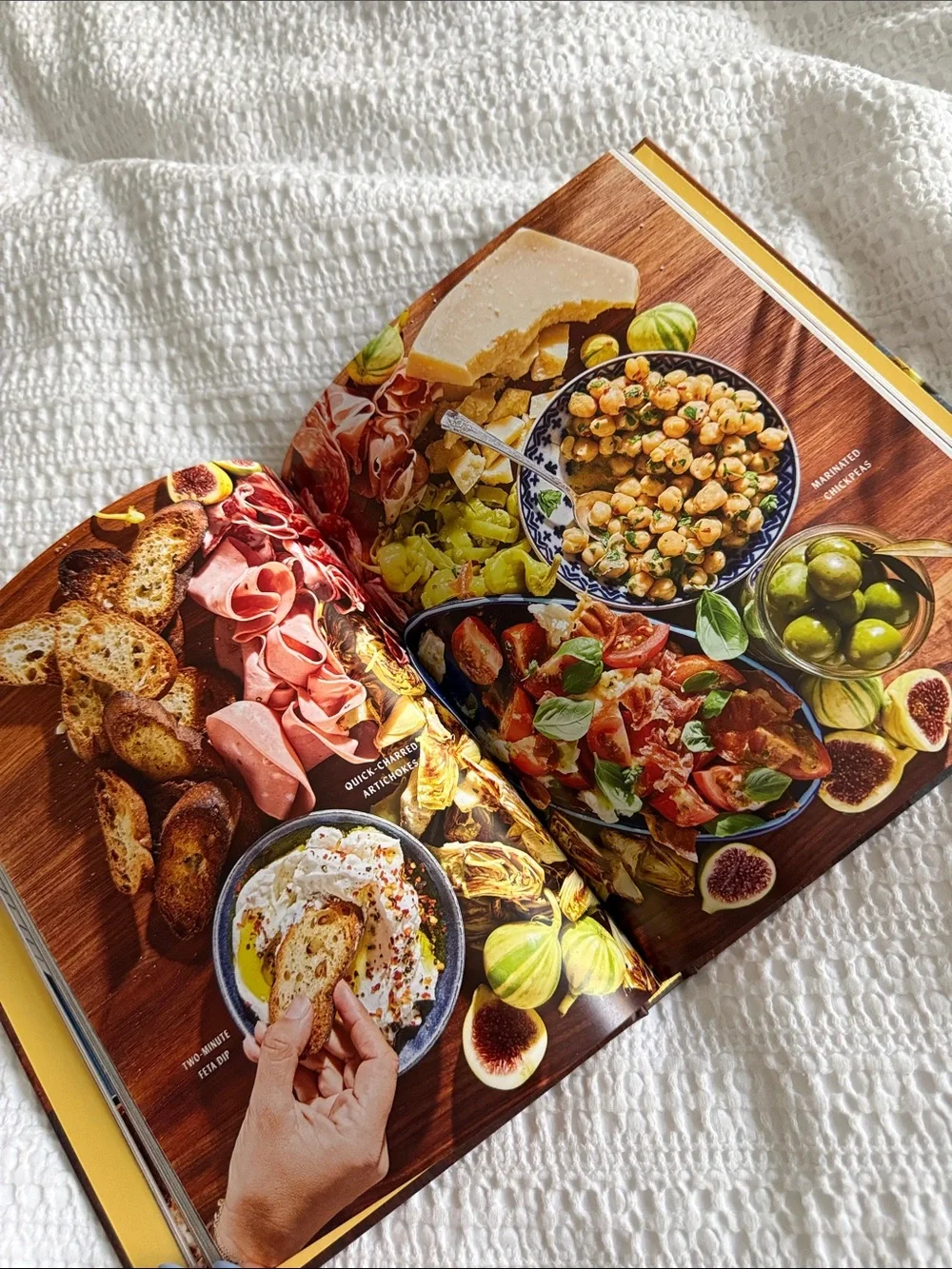 Boards & Spreads Cookbook by - Yasmin Fahr